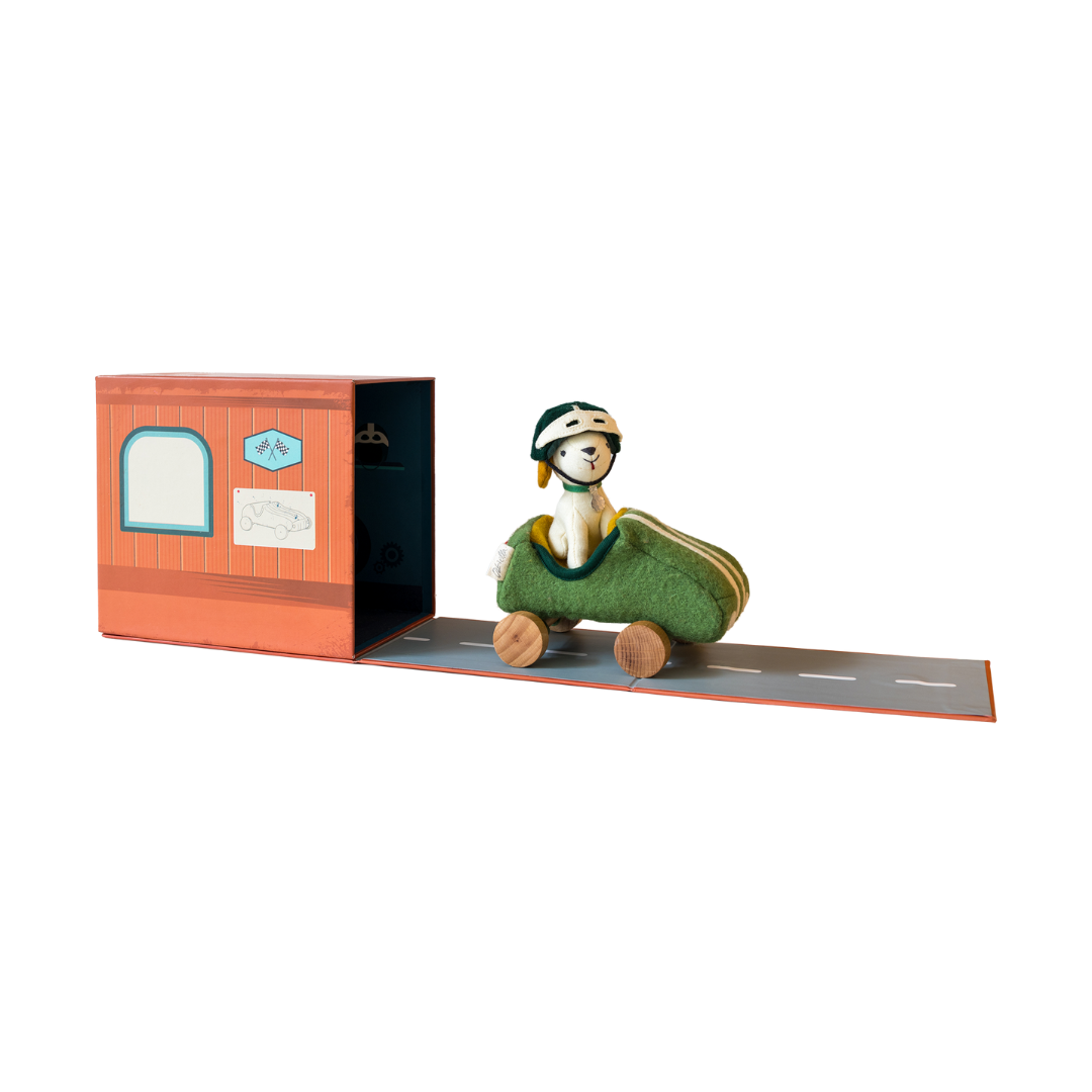 Olli Ella Holdie Dog-Go Racer Boy Green