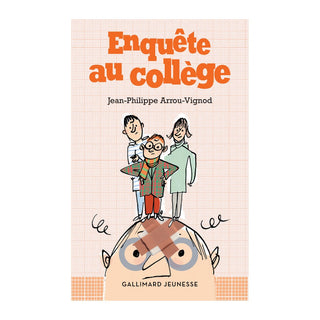 Screen-free French-language audio card for kids with stories and sound effects, Yoto Enquête au collège for Yoto Player and Yoto Mini, quiet time and travel listening, ages 3 plus