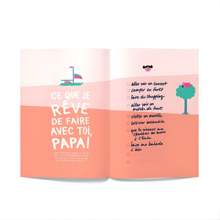 Journal de souvenirs père-fille ouvert, présentant des pages illustrées comparatives ; un livre-souvenir de Minus Éditions qui explore ce que partagent un père et sa fille, un objet de famille destiné aux familles bilingues et francophones