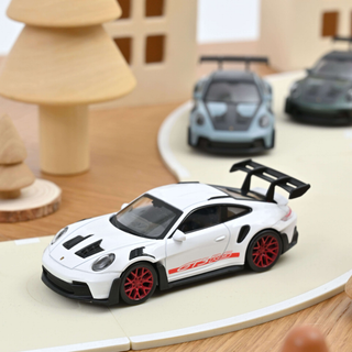 Voiture miniature Porsche 911 GT3 RS moulée sous pression, blanche, échelle 1:43, modèle réduit de voiture de course Norev Jet-Car 2022 pour enfants, cadeau supercar moderne pour les fans de Porsche âgés de 3 ans et plus, conçue en France.