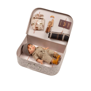 Doll outfit suitcase set for 34cm Gordis with hiking clothes in buffalo check and vintage cardboard case, Minikane Buffalo adventure gift set, nurturing play for ages 3 plus, handmade in France