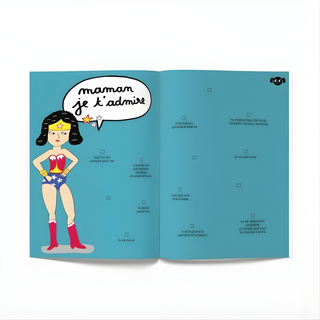 Diario dei ricordi madre-figlia aperto, con pagine illustrate dedicate alle attività; pubblicazione francese di Minus Éditions che documenta i tratti ereditari; regalo tradizionale per le famiglie francofone