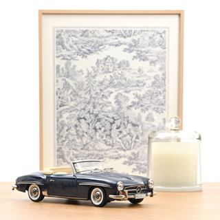 Mercedes-Benz 190 SL collector model in middle blue 1:18 scale with opening doors and bonnet, Norev 1957 premium die-cast roadster, elegant gift for Mercedes enthusiasts
