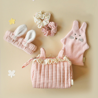 Bunny sleepover set contents showing wash mitt, spa headband and 2 scrunchies, Rockahula Kids pampering gift for girls' sleepovers, holidays and pamper nights