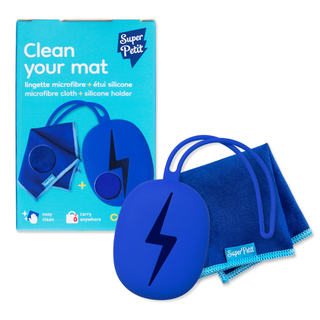 Panno in microfibra con custodia in silicone senza BPA, Super Petit: detergente portatile per schermi e occhiali pensato per i bambini, indispensabile nello zainetto e in viaggio, progettato in Francia